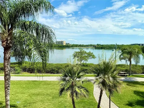 2747 Via Capri Clearwater FL 33764