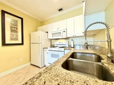 2747 Via Capri Clearwater FL 33764