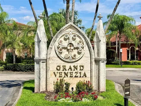 2747 Via Capri Clearwater FL 33764