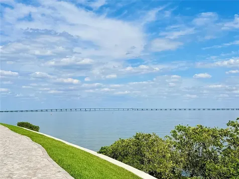 2747 Via Capri Clearwater FL 33764
