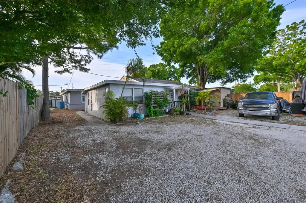 1956 Mcmullen Road Largo FL 33771