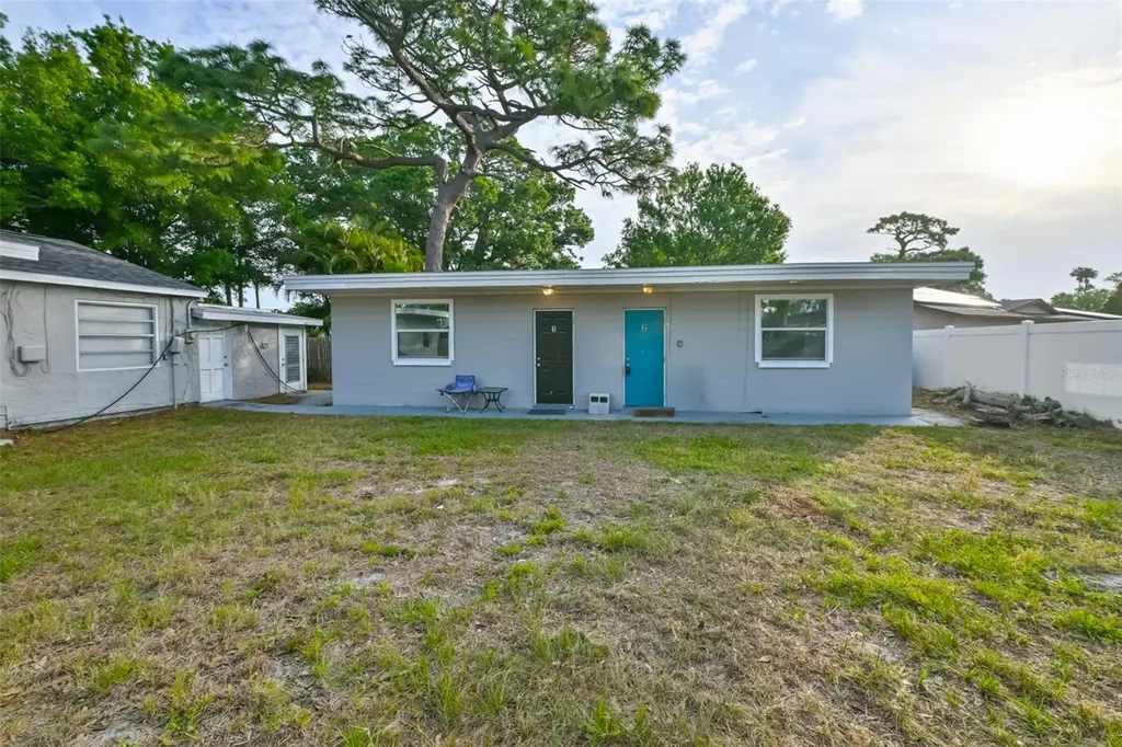 1956 Mcmullen Road Largo FL 33771