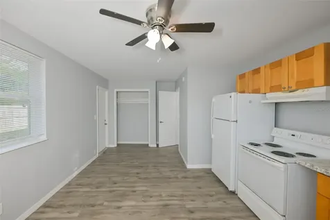 1956 Mcmullen Road Largo FL 33771