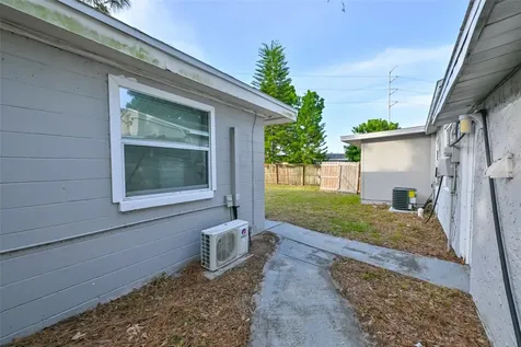 1956 Mcmullen Road Largo FL 33771