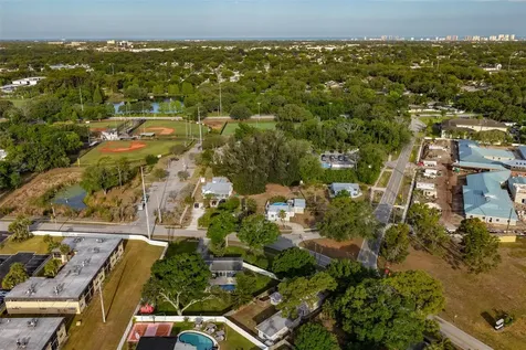 1956 Mcmullen Road Largo FL 33771