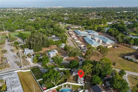 1956 Mcmullen Road Largo FL 33771