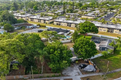 1956 Mcmullen Road Largo FL 33771