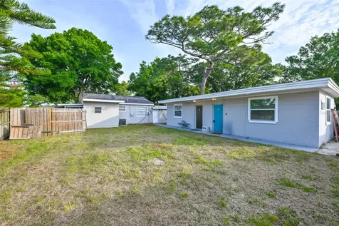 1956 Mcmullen Road Largo FL 33771