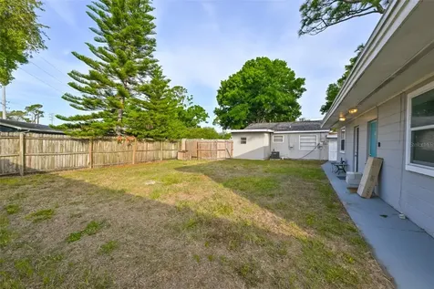 1956 Mcmullen Road Largo FL 33771