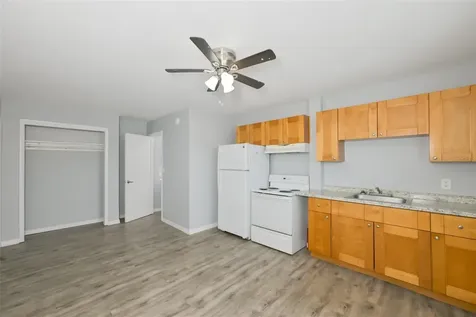 1956 Mcmullen Road Largo FL 33771