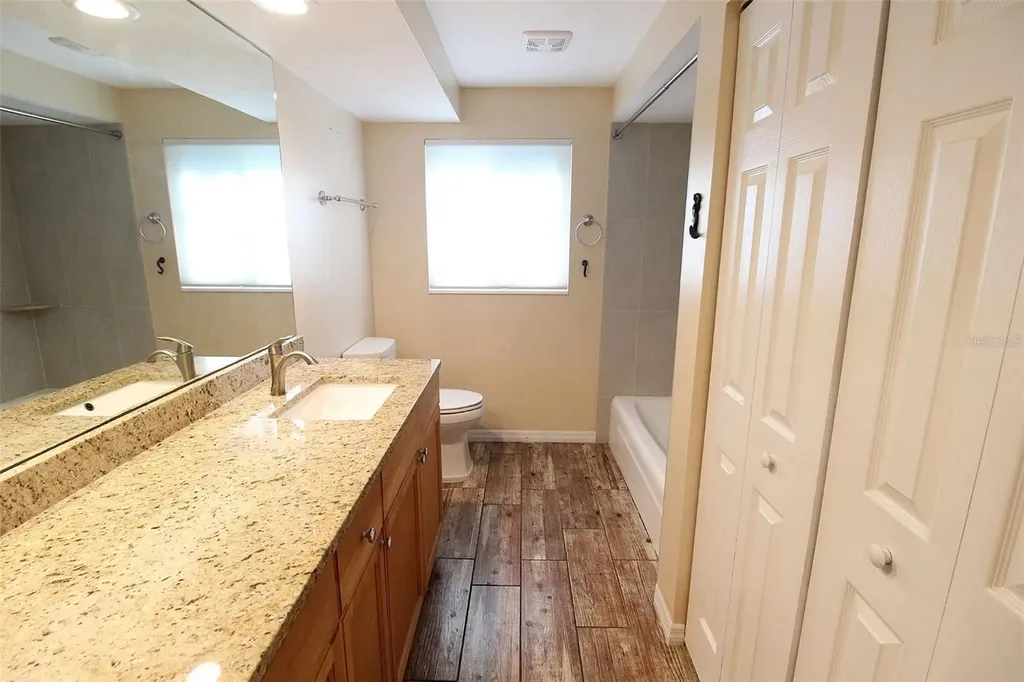 5521 Yorkshire Way Sarasota FL 34231