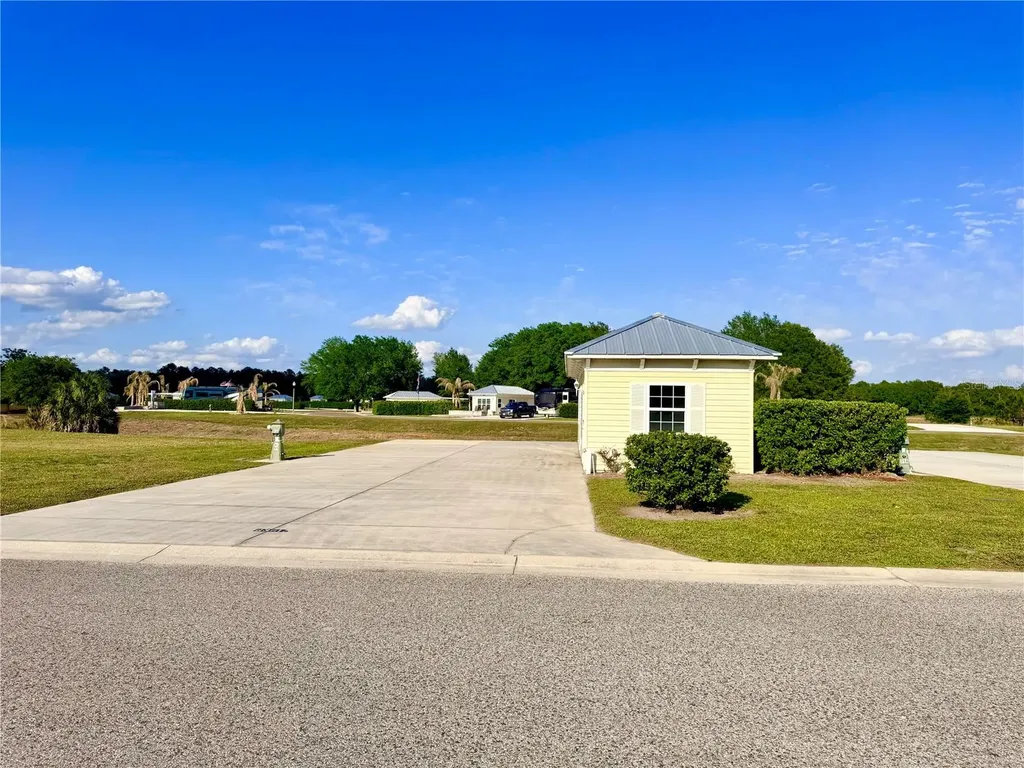 9381 SE 47th Way Webster FL 33597