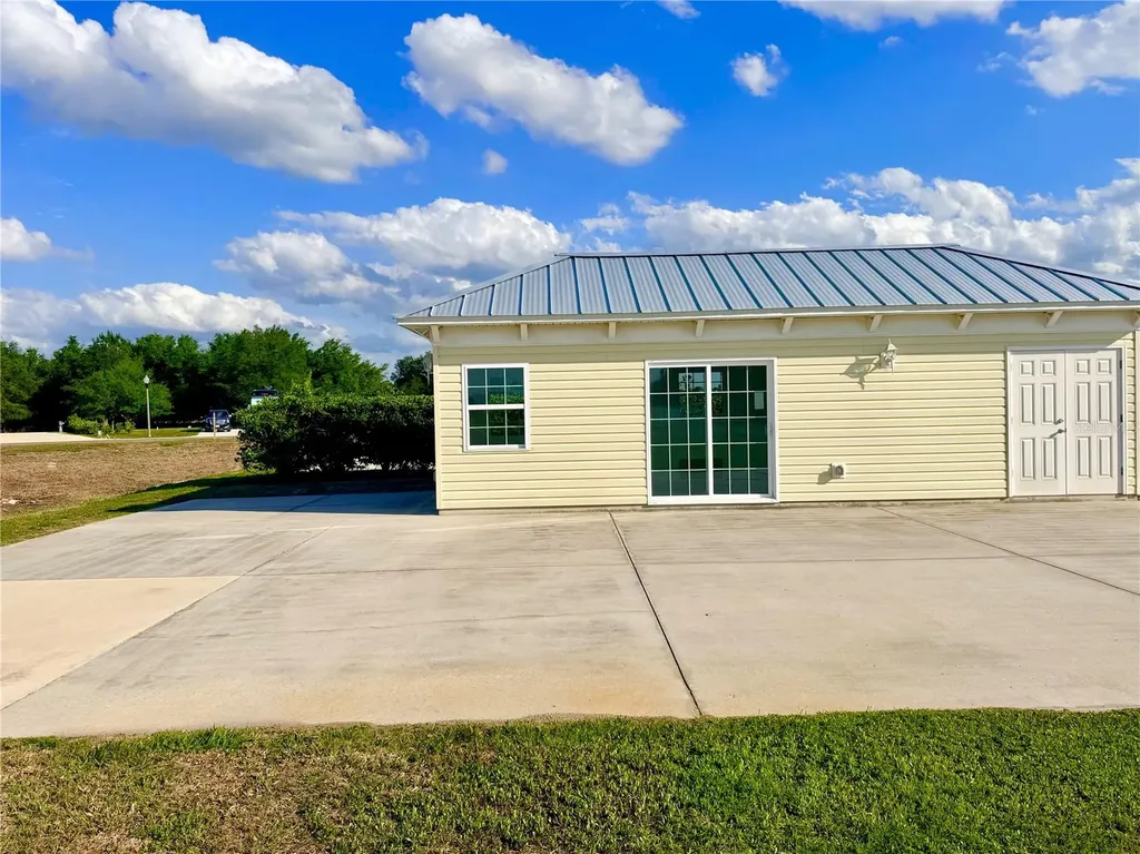 9381 SE 47th Way Webster FL 33597
