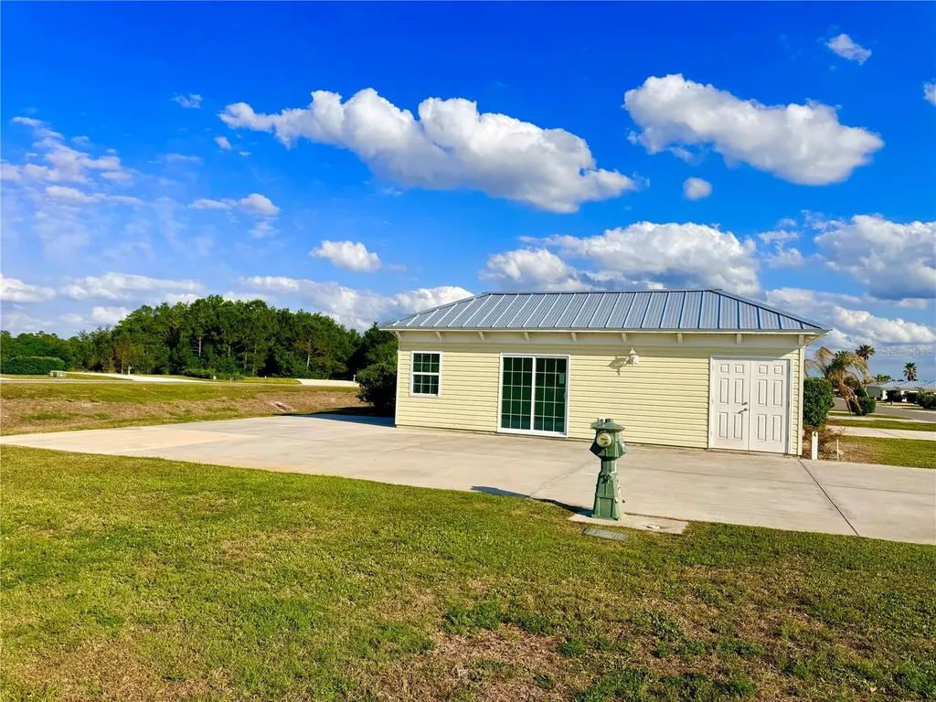 9381 SE 47th Way Webster FL 33597