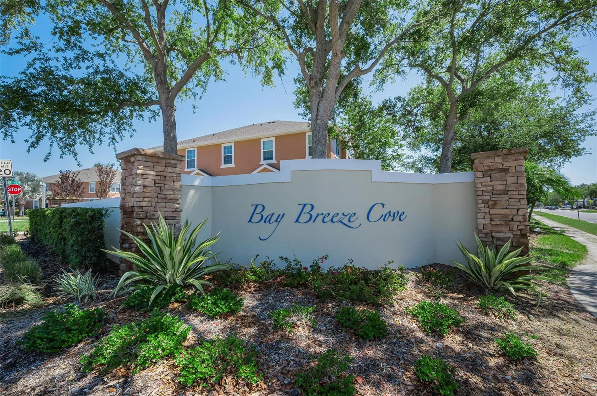 617 52nd Avenue N St Petersburg FL 33703