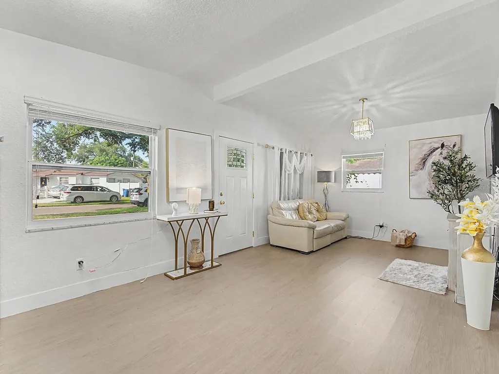 609 Fairmont Drive Brandon FL 33511