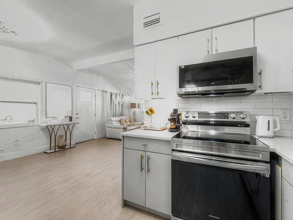 609 Fairmont Drive Brandon FL 33511