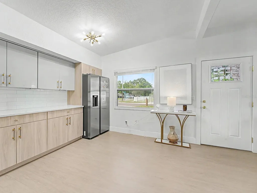609 Fairmont Drive Brandon FL 33511