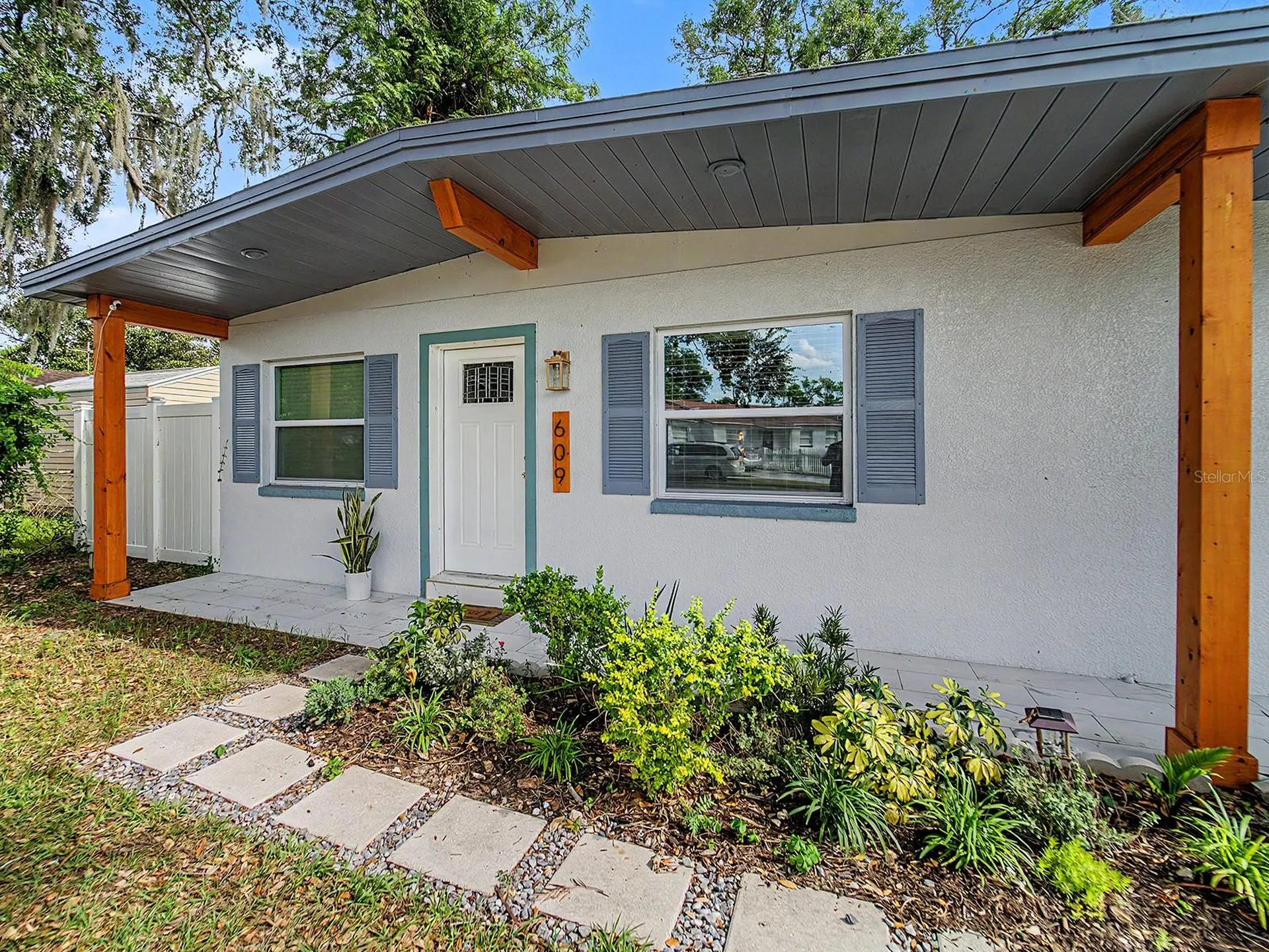 609 Fairmont Drive Brandon FL 33511