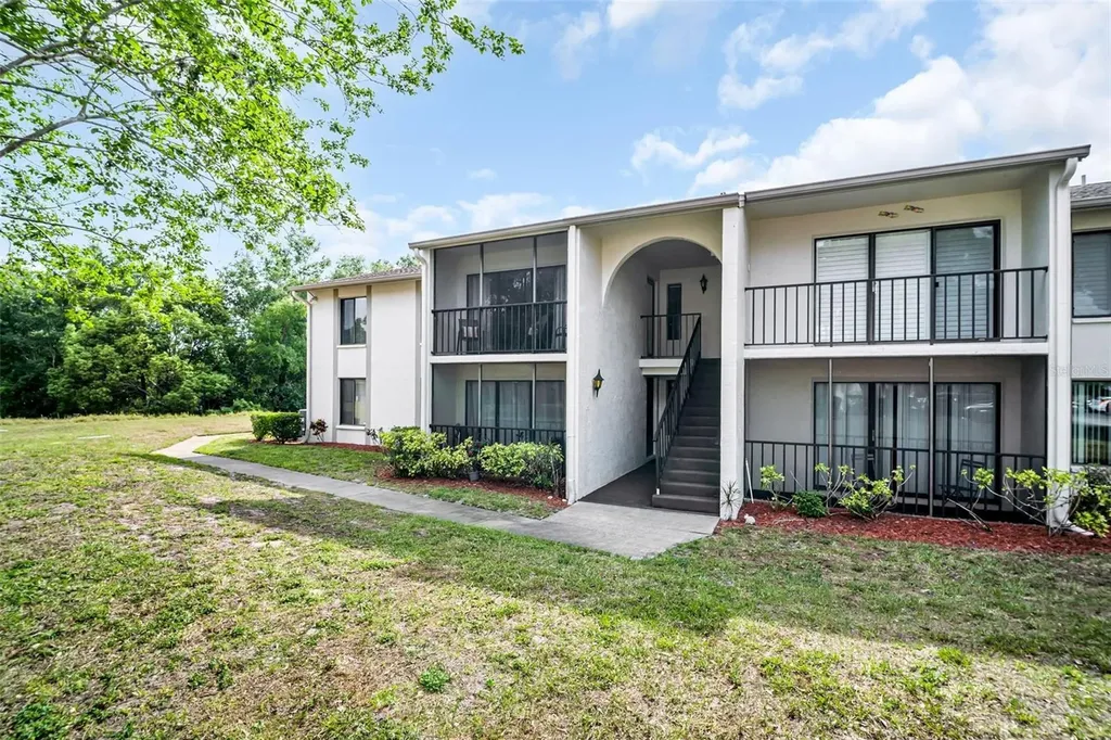 2642 Pine Ridge Way S Palm Harbor FL 34684