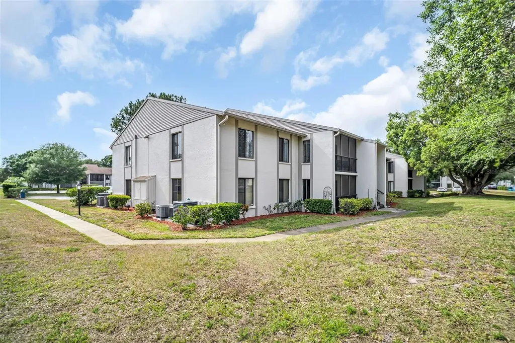 2642 Pine Ridge Way S Palm Harbor FL 34684