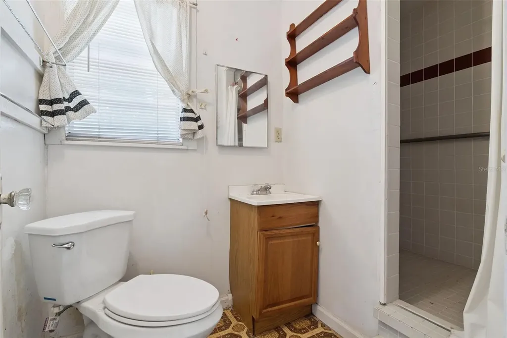1203 Sasoon Avenue Orlando FL 32803