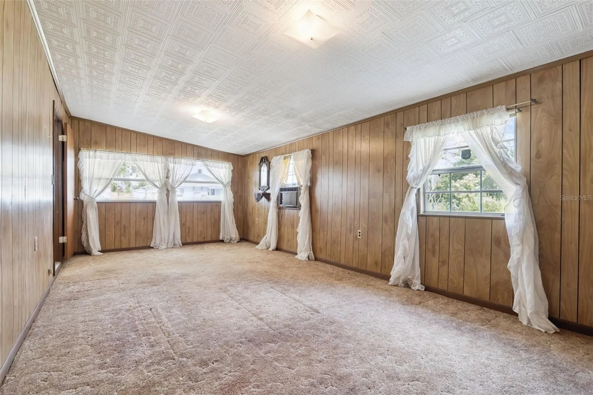 1203 Sasoon Avenue Orlando FL 32803