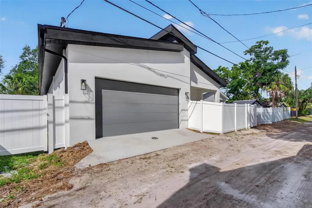 4365 Iris Street N St Petersburg FL 33714