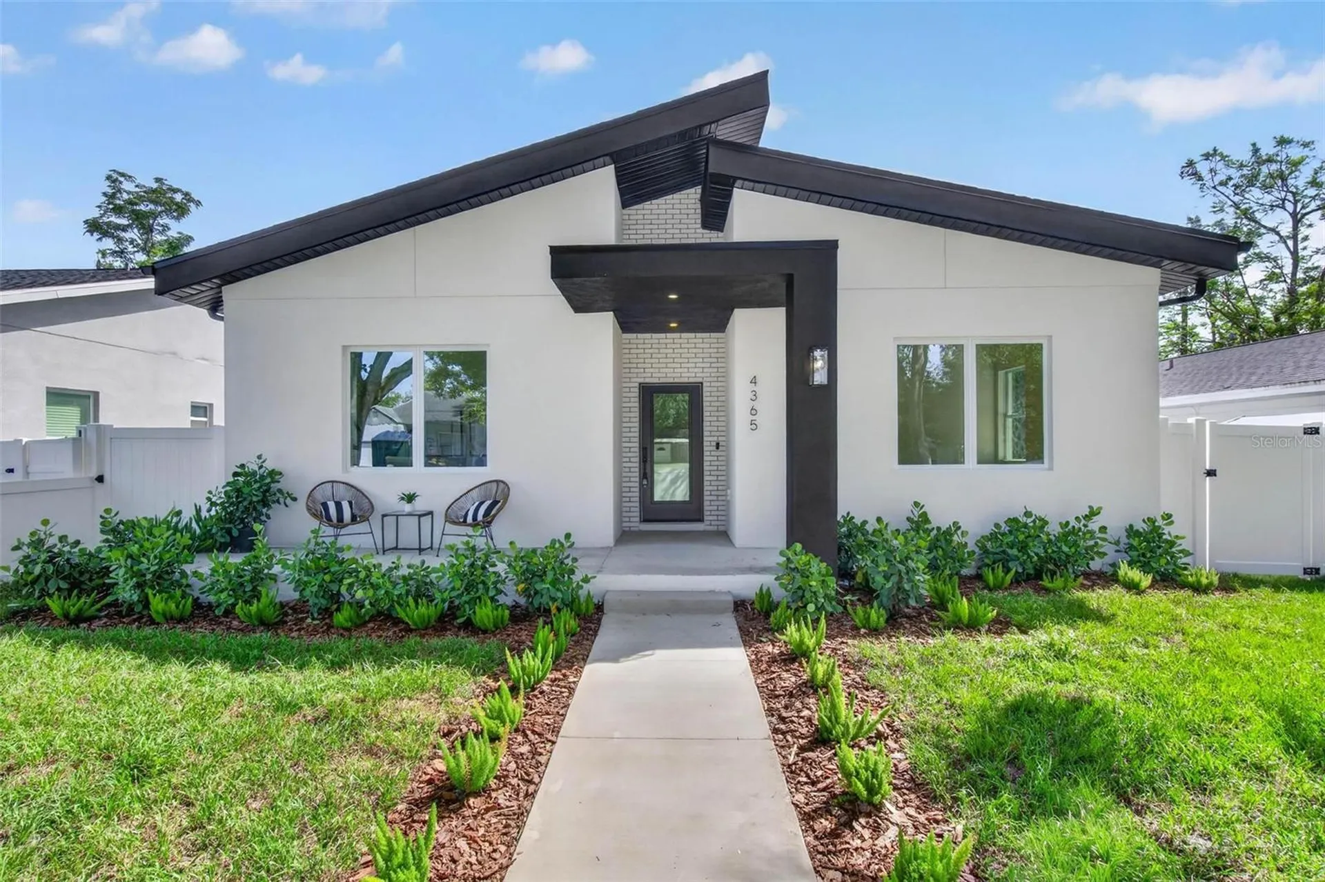 4365 Iris Street N St Petersburg FL 33714