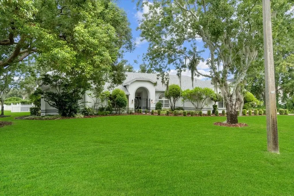 725 Heritage Drive NE Winter Haven FL 33881