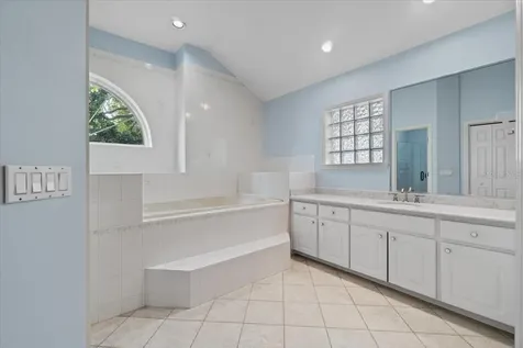 725 Heritage Drive NE Winter Haven FL 33881