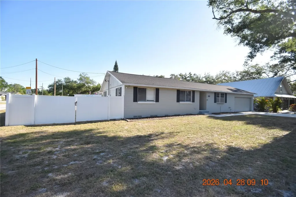 3223 W Wyoming Avenue Tampa FL 33611