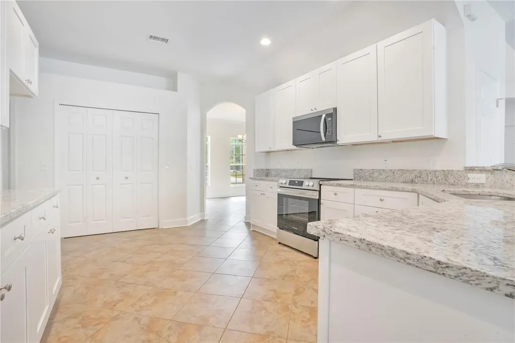 18013 Forest Retreat Lane Tampa FL 33647
