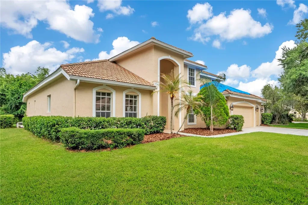18013 Forest Retreat Lane Tampa FL 33647