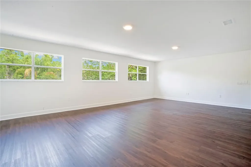18013 Forest Retreat Lane Tampa FL 33647