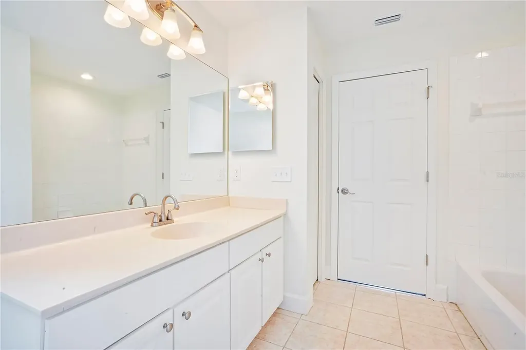 18013 Forest Retreat Lane Tampa FL 33647