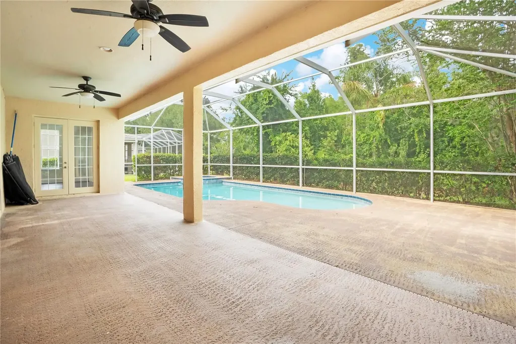 18013 Forest Retreat Lane Tampa FL 33647