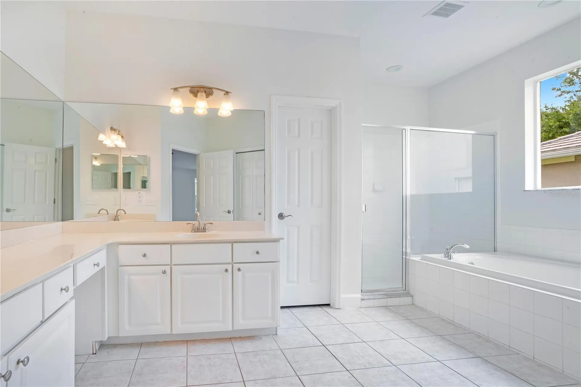 18013 Forest Retreat Lane Tampa FL 33647