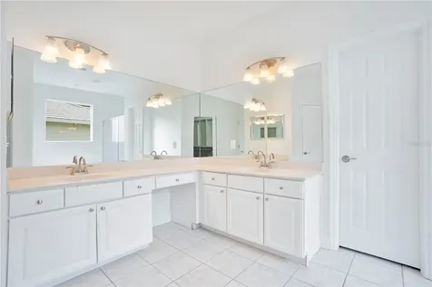 18013 Forest Retreat Lane Tampa FL 33647