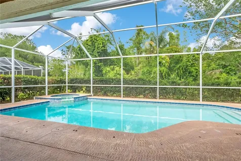 18013 Forest Retreat Lane Tampa FL 33647