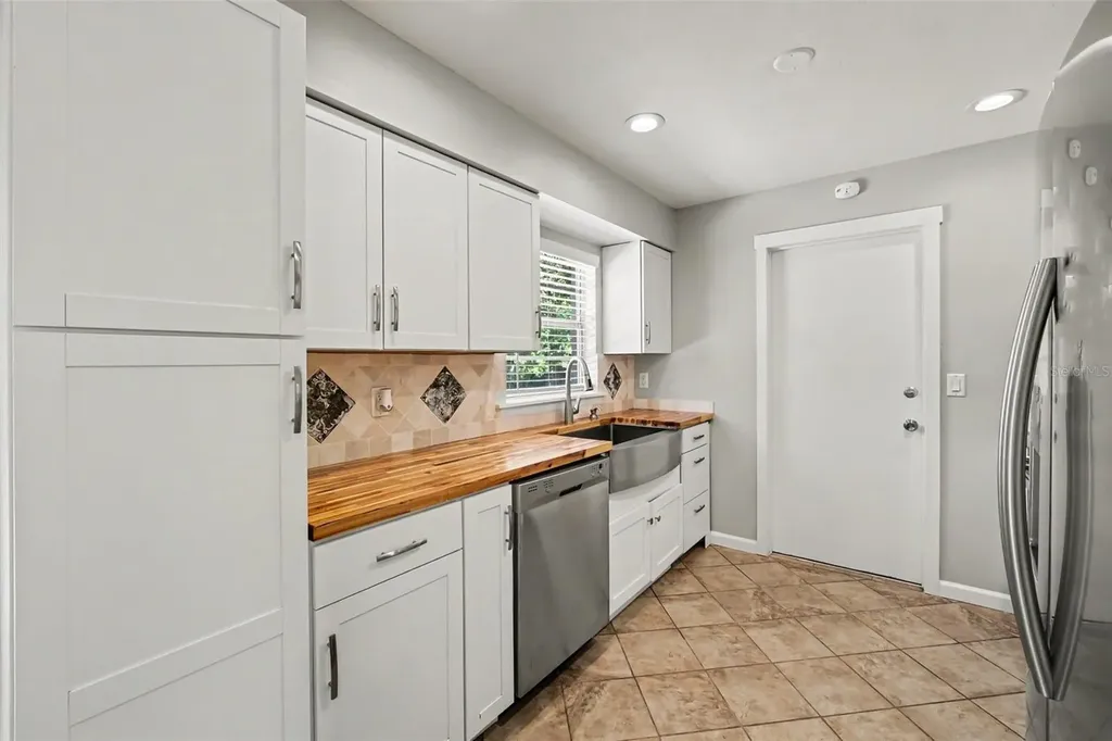756 Shafton Avenue Deltona FL 32738