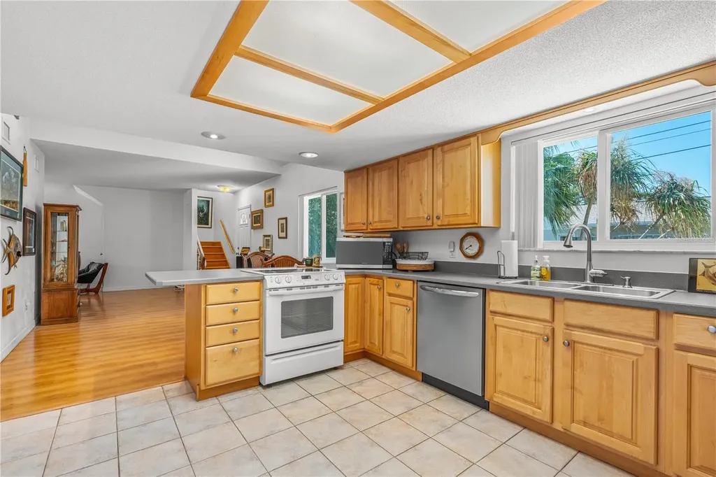 1818 S Riverside Drive Edgewater FL 32141