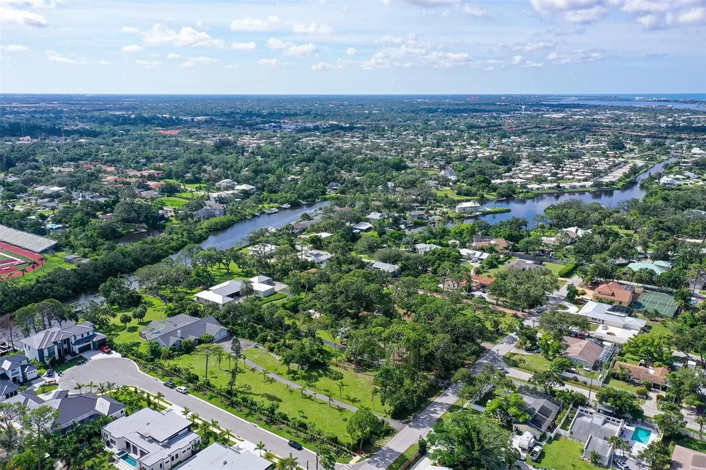 4935 Riverwood Avenue Sarasota FL 34231