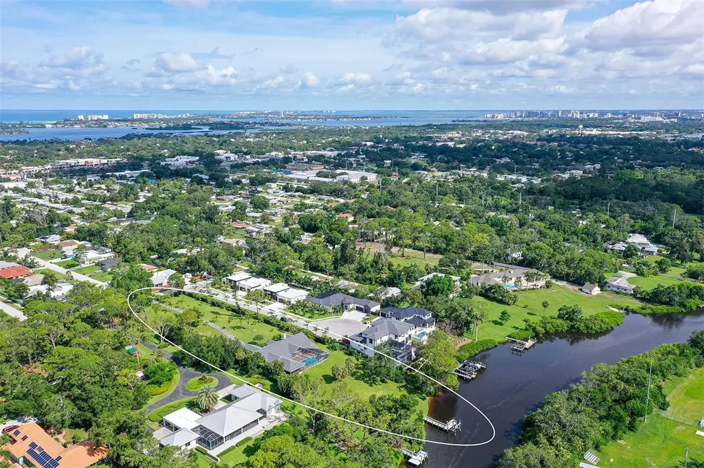 4935 Riverwood Avenue Sarasota FL 34231