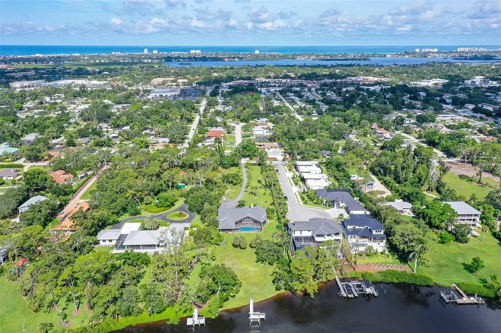 4935 Riverwood Avenue Sarasota FL 34231