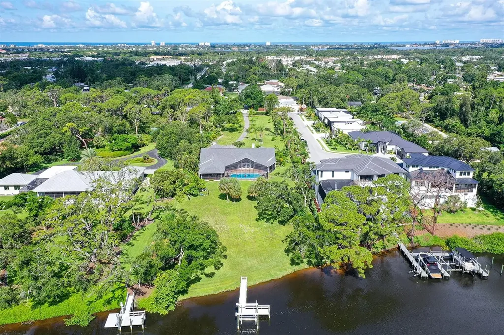 4935 Riverwood Avenue Sarasota FL 34231