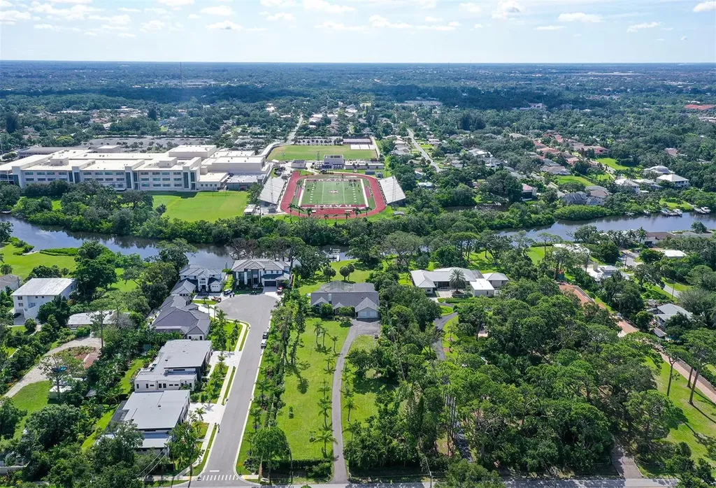 4935 Riverwood Avenue Sarasota FL 34231
