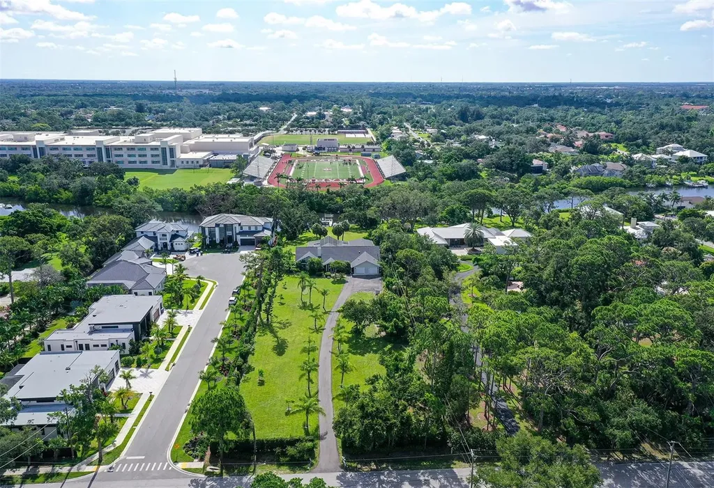 4935 Riverwood Avenue Sarasota FL 34231