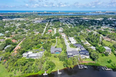 4935 Riverwood Avenue Sarasota FL 34231
