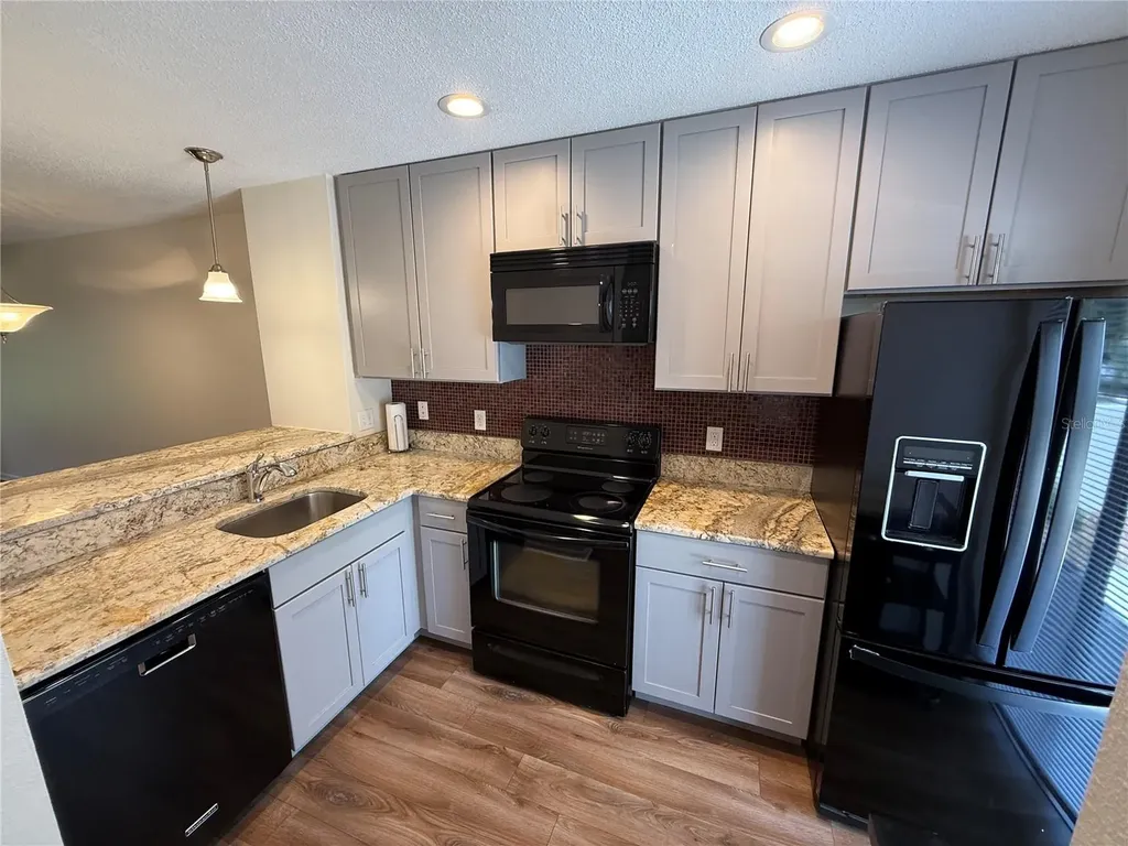 819 Oak Park Place Brandon FL 33511